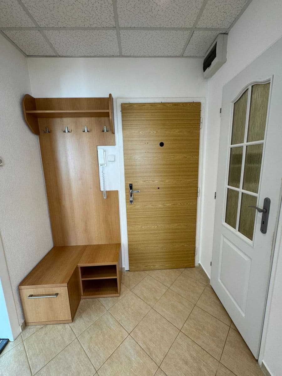 Prenájom bytu 2-izbový 40 m², Bratří Čapků, Česká Lípa, Liberecký kraj Prenájom bytu 2-izbový 40 m², Bratří Čapků, Česká Lípa, Liberecký kraj