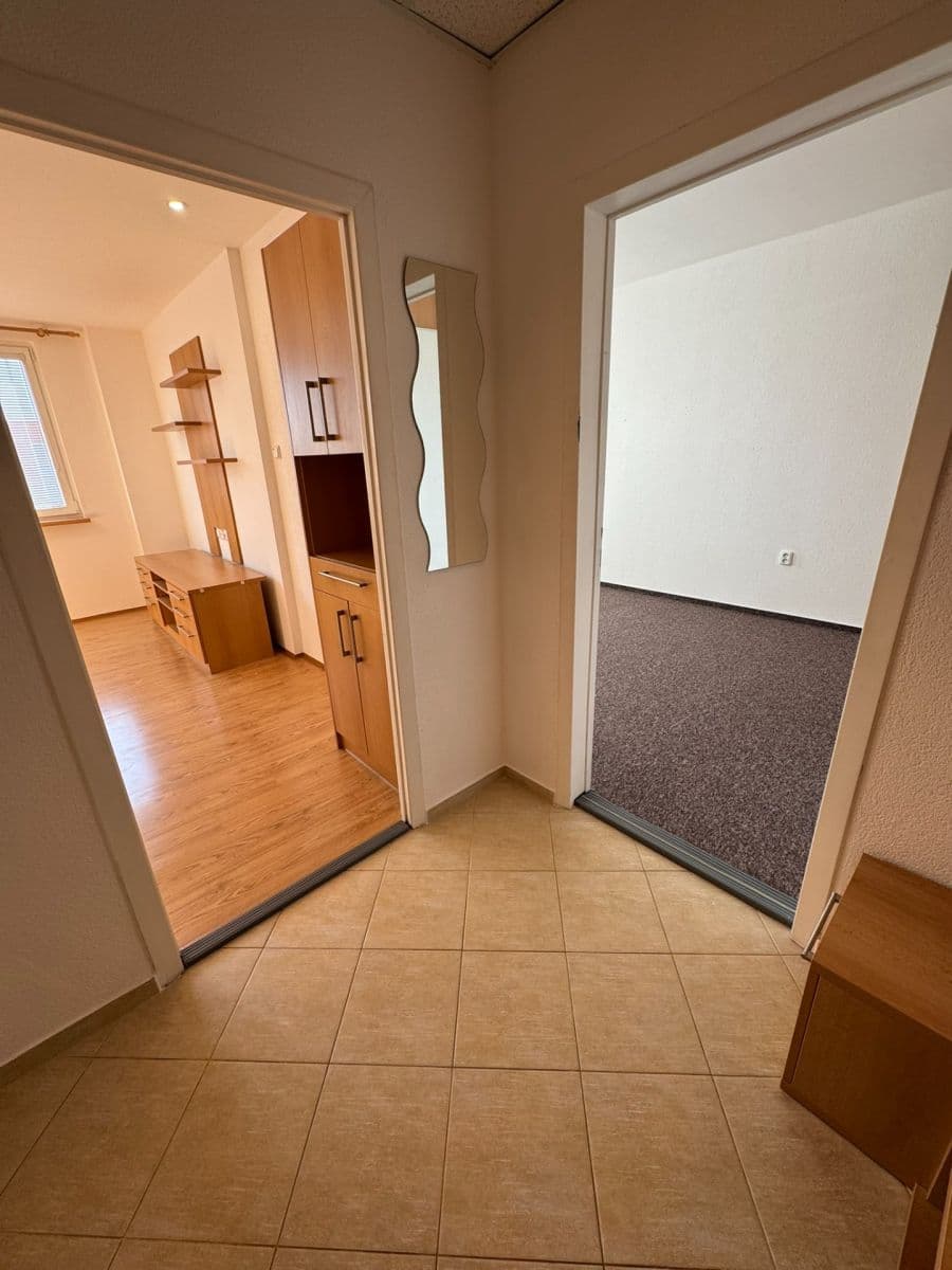 Prenájom bytu 2-izbový 40 m², Bratří Čapků, Česká Lípa, Liberecký kraj Prenájom bytu 2-izbový 40 m², Bratří Čapků, Česká Lípa, Liberecký kraj