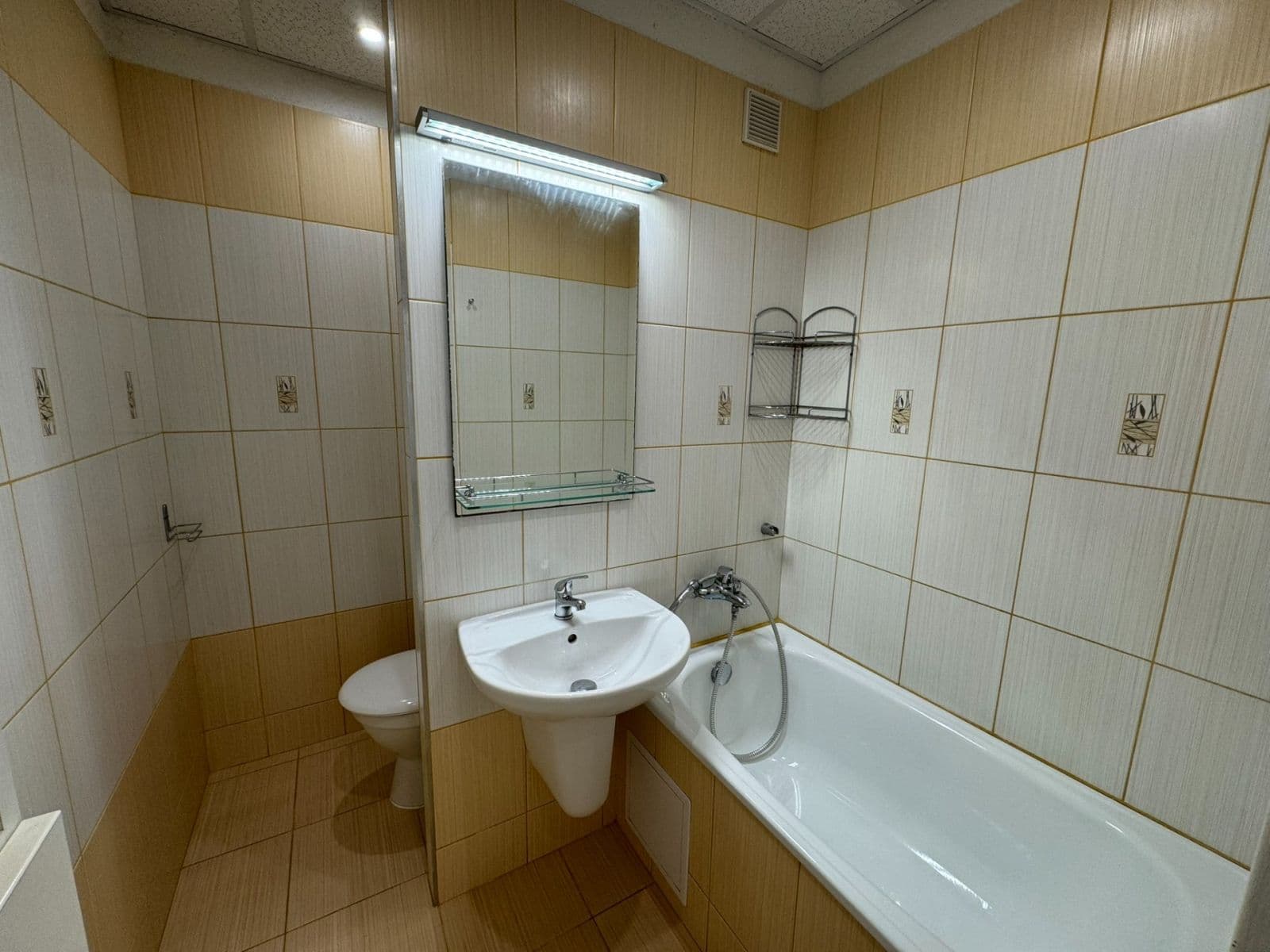 Prenájom bytu 2-izbový 40 m², Bratří Čapků, Česká Lípa, Liberecký kraj Prenájom bytu 2-izbový 40 m², Bratří Čapků, Česká Lípa, Liberecký kraj