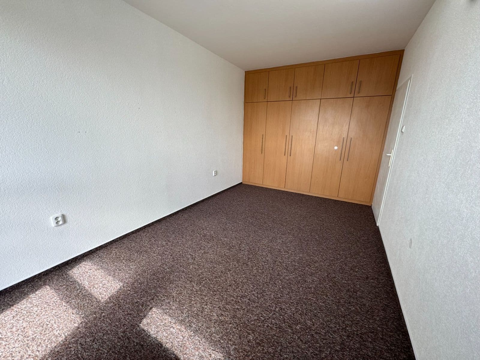Prenájom bytu 2-izbový 40 m², Bratří Čapků, Česká Lípa, Liberecký kraj Prenájom bytu 2-izbový 40 m², Bratří Čapků, Česká Lípa, Liberecký kraj