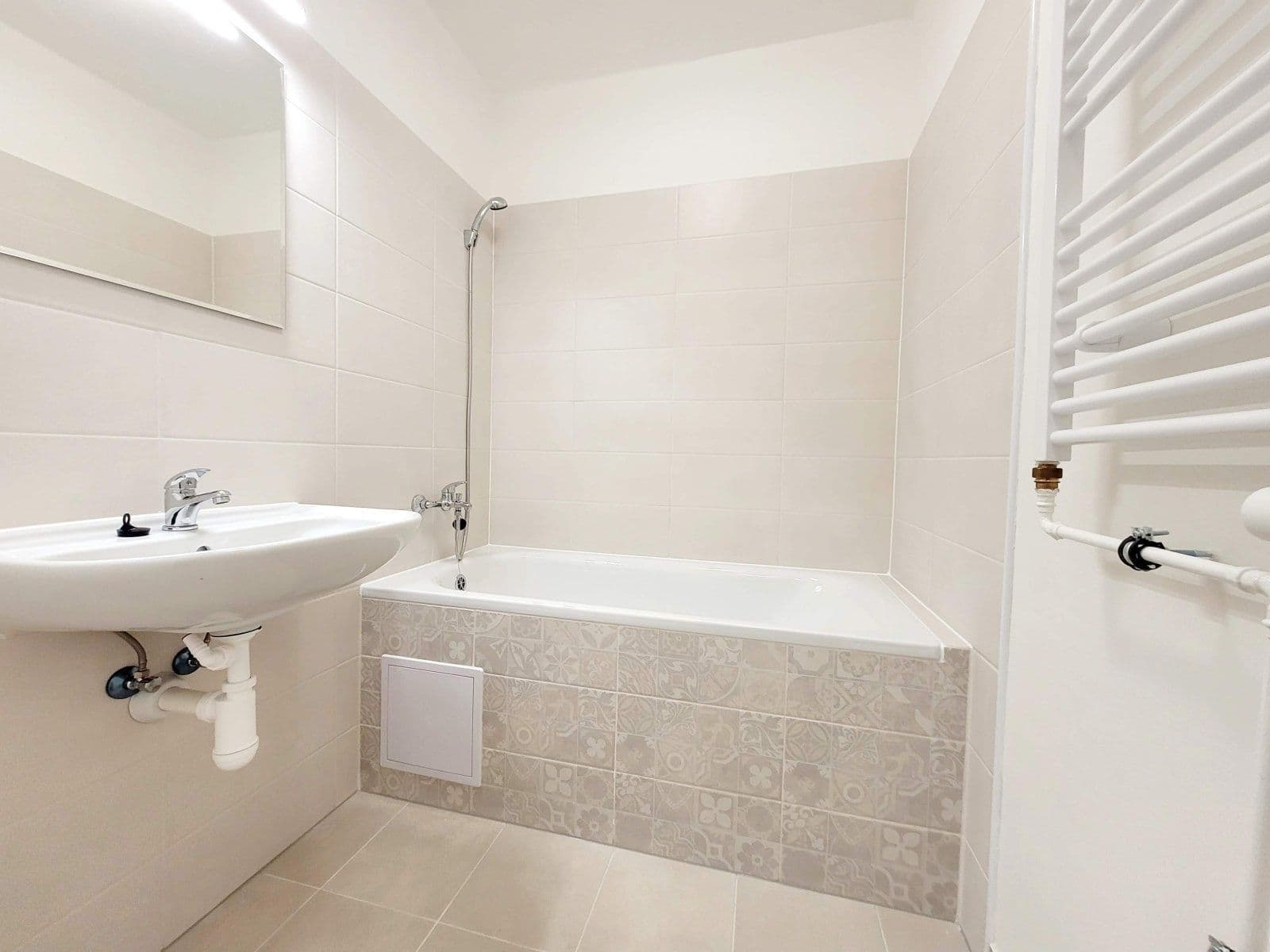 Prenájom bytu 3-izbový 72 m², Hlavní třída, Havířov, Moravskoslezský kraj Prenájom bytu 3-izbový 72 m², Hlavní třída, Havířov, Moravskoslezský kraj