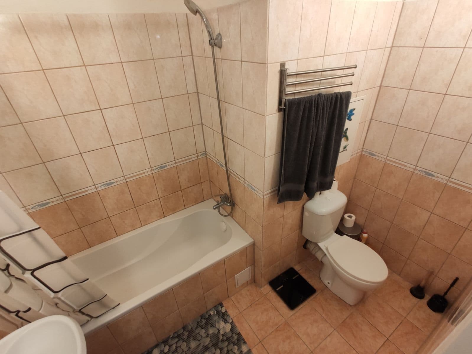 Prenájom bytu 3-izbový 85 m², Pod Lipami, Praha, Praha Prenájom bytu 3-izbový 85 m², Pod Lipami, Praha, Praha