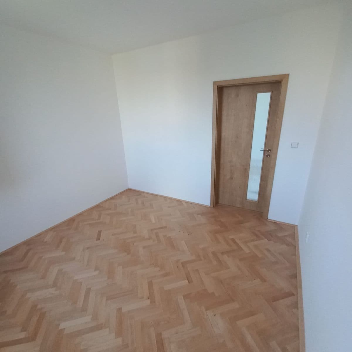 Prenájom bytu 3-izbový 63 m², Karafiátová, Olomouc, Olomoucký kraj Prenájom bytu 3-izbový 63 m², Karafiátová, Olomouc, Olomoucký kraj