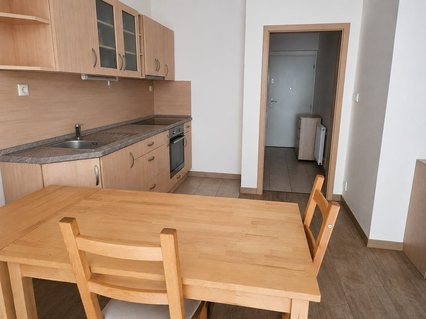 Predaj bytu 3-izbový 80 m², Lederova, Roztoky, Středočeský kraj Predaj bytu 3-izbový 80 m², Lederova, Roztoky, Středočeský kraj