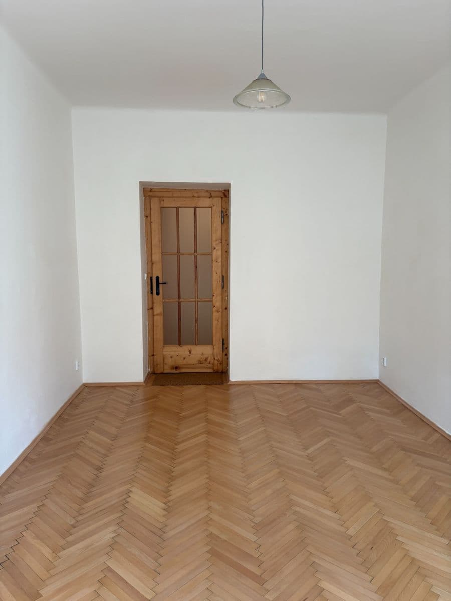 Prenájom bytu 2-izbový 42 m², náměstí Dr. Václava Holého, Praha, Praha Prenájom bytu 2-izbový 42 m², náměstí Dr. Václava Holého, Praha, Praha
