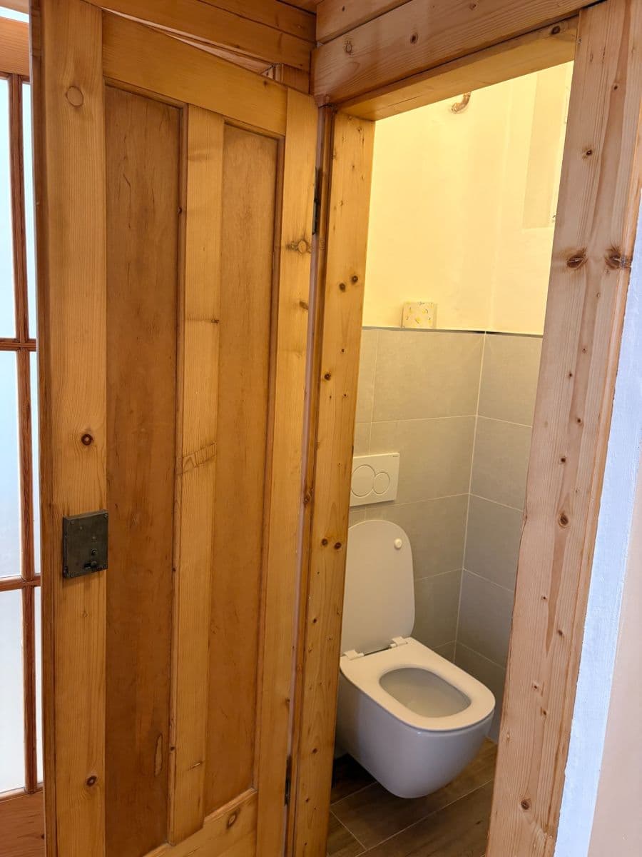 Prenájom bytu 2-izbový 42 m², náměstí Dr. Václava Holého, Praha, Praha Prenájom bytu 2-izbový 42 m², náměstí Dr. Václava Holého, Praha, Praha