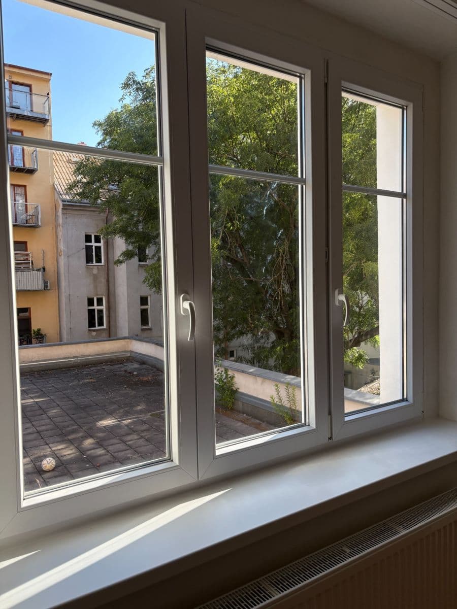 Prenájom bytu 2-izbový 42 m², náměstí Dr. Václava Holého, Praha, Praha Prenájom bytu 2-izbový 42 m², náměstí Dr. Václava Holého, Praha, Praha