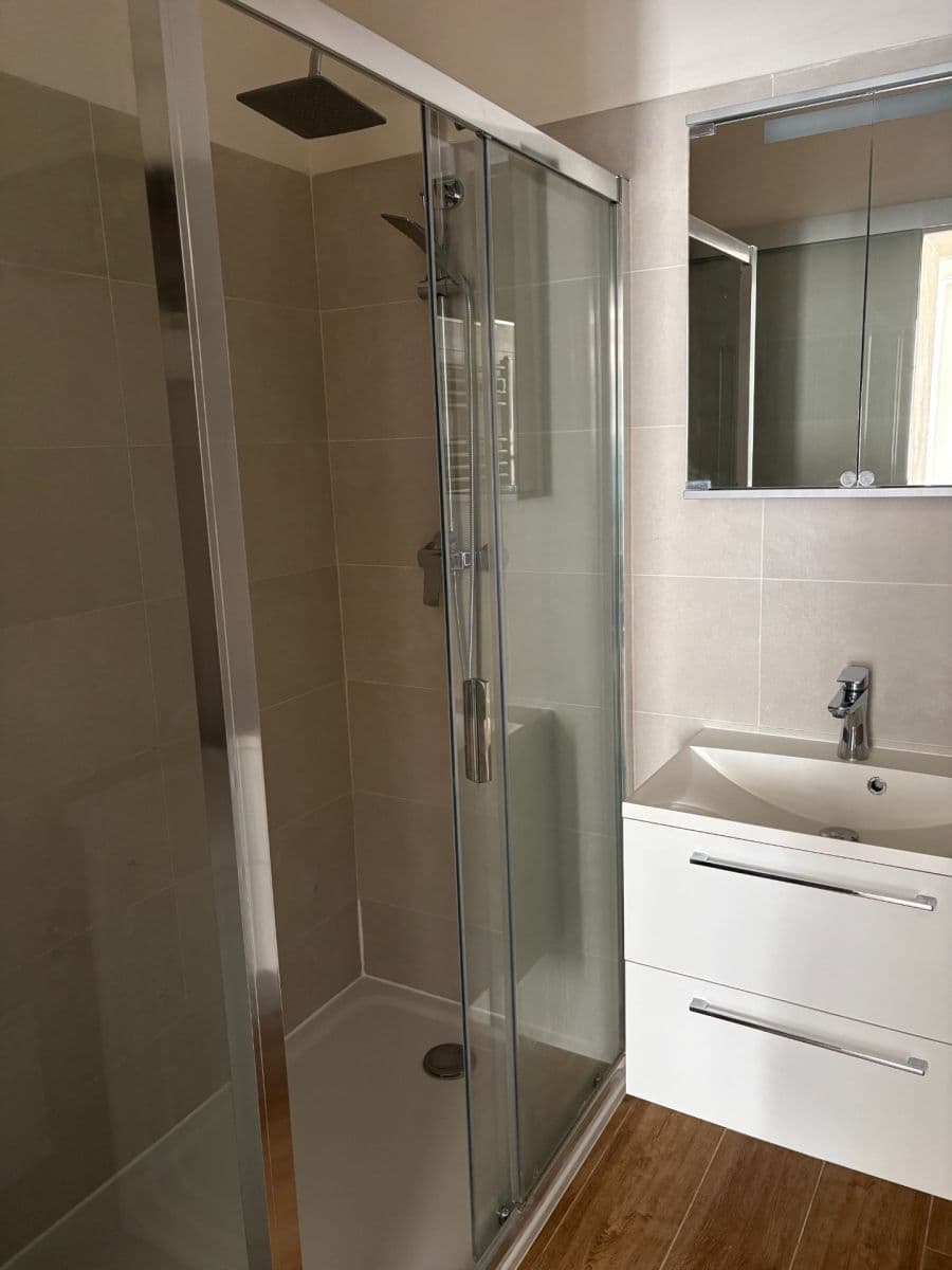 Prenájom bytu 2-izbový 42 m², náměstí Dr. Václava Holého, Praha, Praha Prenájom bytu 2-izbový 42 m², náměstí Dr. Václava Holého, Praha, Praha