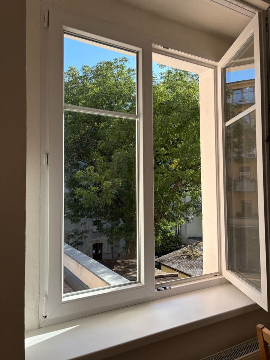 Prenájom bytu 2-izbový 42 m², náměstí Dr. Václava Holého, Praha, Praha Prenájom bytu 2-izbový 42 m², náměstí Dr. Václava Holého, Praha, Praha