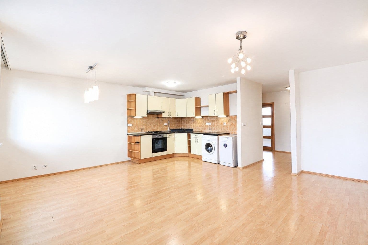 Prenájom bytu 3-izbový 70 m², Štichova, Praha, Praha Prenájom bytu 3-izbový 70 m², Štichova, Praha, Praha