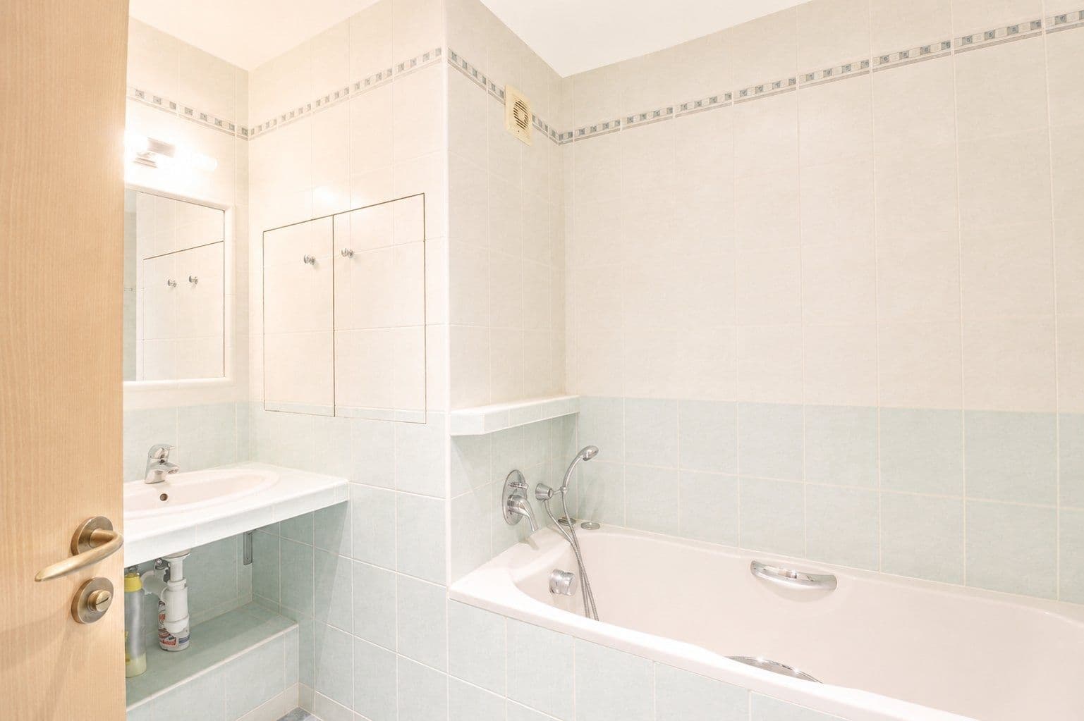 Prenájom bytu 3-izbový 70 m², Štichova, Praha, Praha Prenájom bytu 3-izbový 70 m², Štichova, Praha, Praha