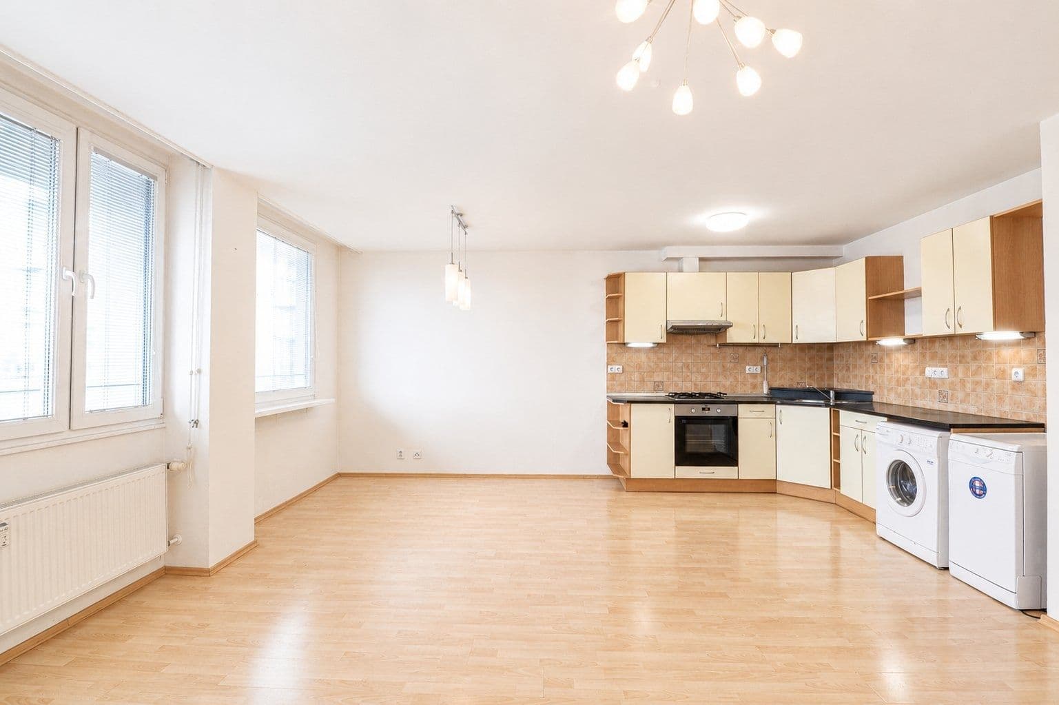 Prenájom bytu 3-izbový 70 m², Štichova, Praha, Praha Prenájom bytu 3-izbový 70 m², Štichova, Praha, Praha