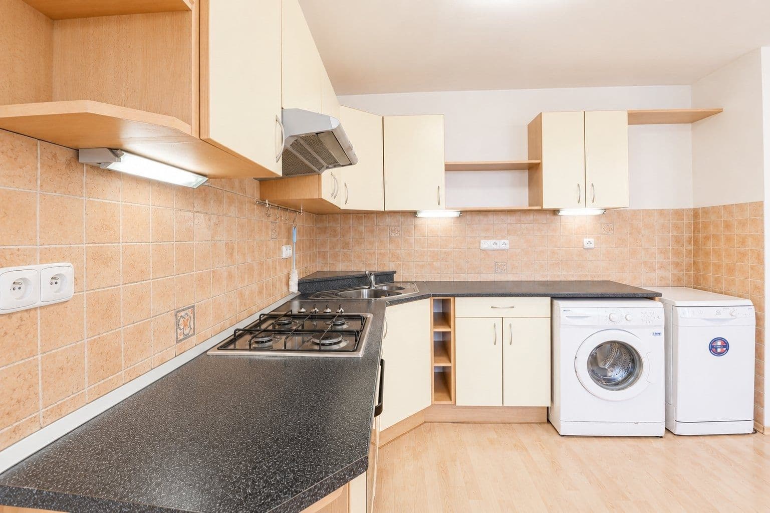 Prenájom bytu 3-izbový 70 m², Štichova, Praha, Praha Prenájom bytu 3-izbový 70 m², Štichova, Praha, Praha