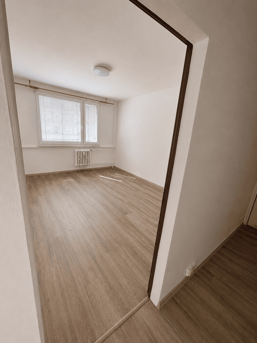 Prenájom bytu 3-izbový 90 m², U Pivovarské zahrady, Ústí nad Labem, Ústecký kraj Prenájom bytu 3-izbový 90 m², U Pivovarské zahrady, Ústí nad Labem, Ústecký kraj