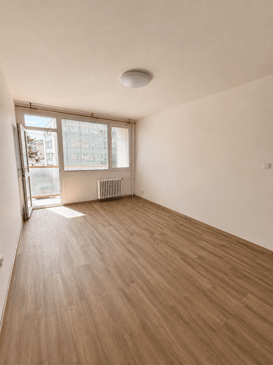 Prenájom bytu 3-izbový 90 m², U Pivovarské zahrady, Ústí nad Labem, Ústecký kraj Prenájom bytu 3-izbový 90 m², U Pivovarské zahrady, Ústí nad Labem, Ústecký kraj