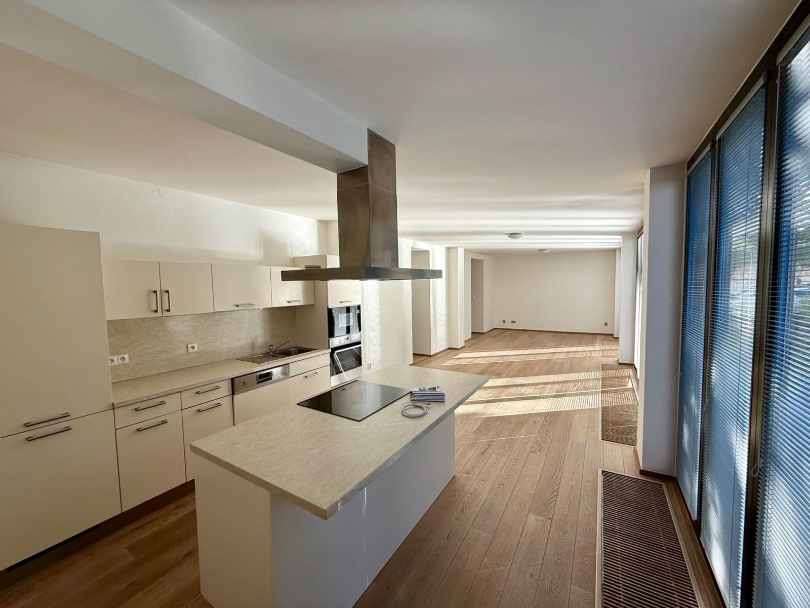 Prenájom bytu 3-izbový 97 m², Ke Slivenci, Praha, Praha Prenájom bytu 3-izbový 97 m², Ke Slivenci, Praha, Praha