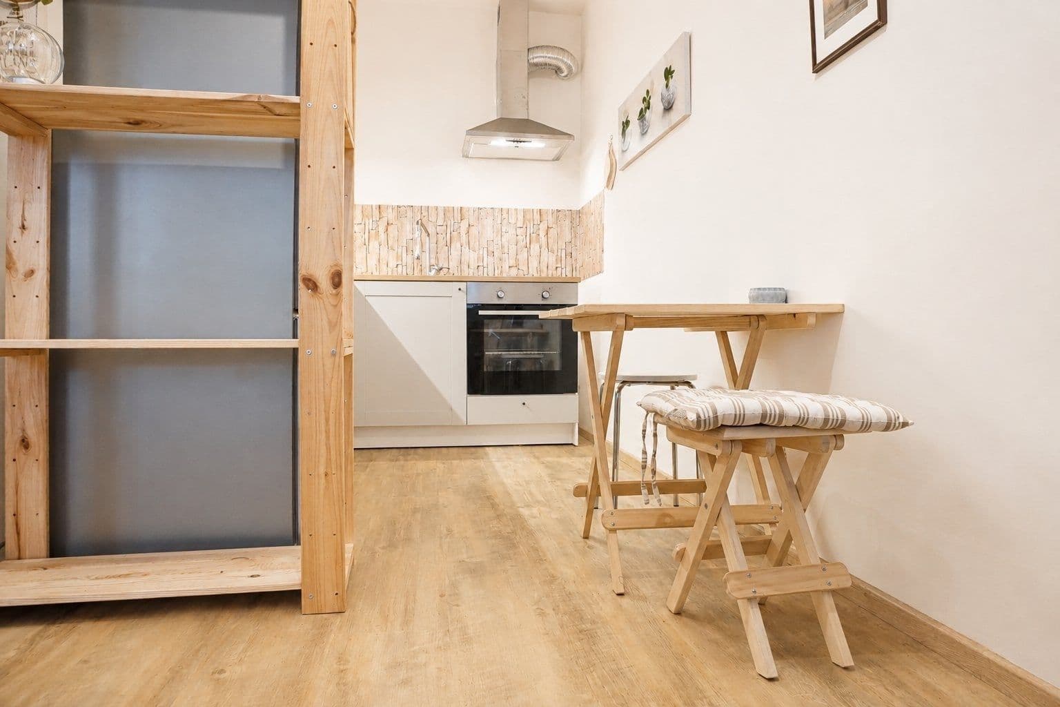 Prenájom bytu 1-izbový 32 m², V Honech, Klecany, Středočeský kraj Prenájom bytu 1-izbový 32 m², V Honech, Klecany, Středočeský kraj
