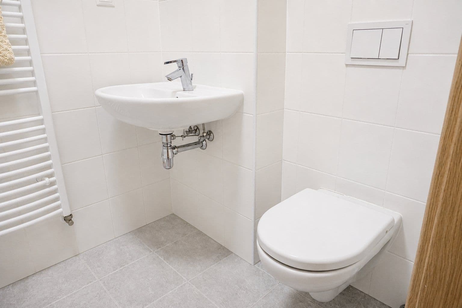 Prenájom bytu 1-izbový 32 m², V Honech, Klecany, Středočeský kraj Prenájom bytu 1-izbový 32 m², V Honech, Klecany, Středočeský kraj