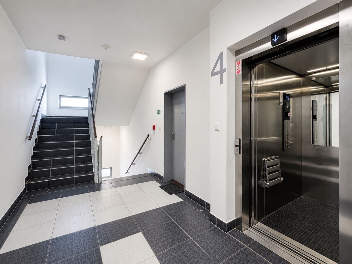 Prenájom bytu 2-izbový 47 m², U Svobodárny, Praha, Praha Prenájom bytu 2-izbový 47 m², U Svobodárny, Praha, Praha