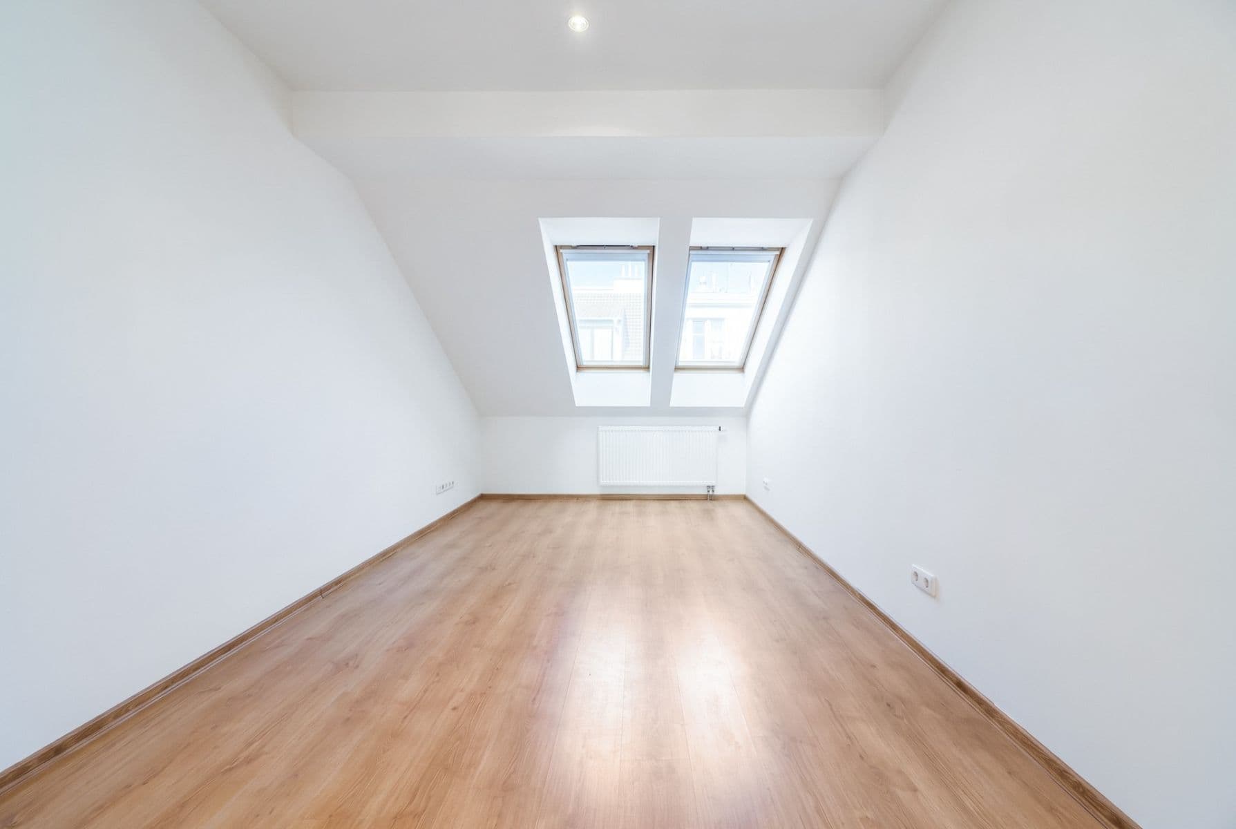 Predaj bytu 2-izbový 75 m², Primátorská, Praha, Praha Predaj bytu 2-izbový 75 m², Primátorská, Praha, Praha