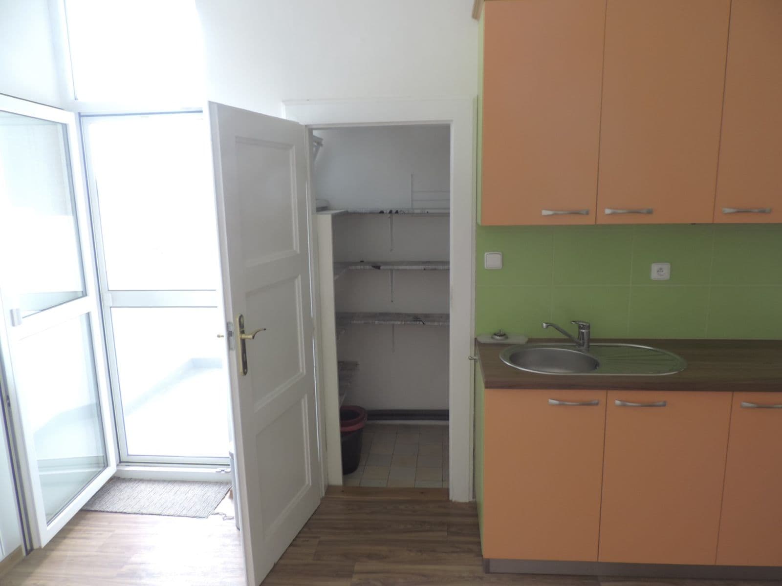 Prenájom bytu 1-izbový 53 m², Těsnohlídkova, Brno, Jihomoravský kraj Prenájom bytu 1-izbový 53 m², Těsnohlídkova, Brno, Jihomoravský kraj