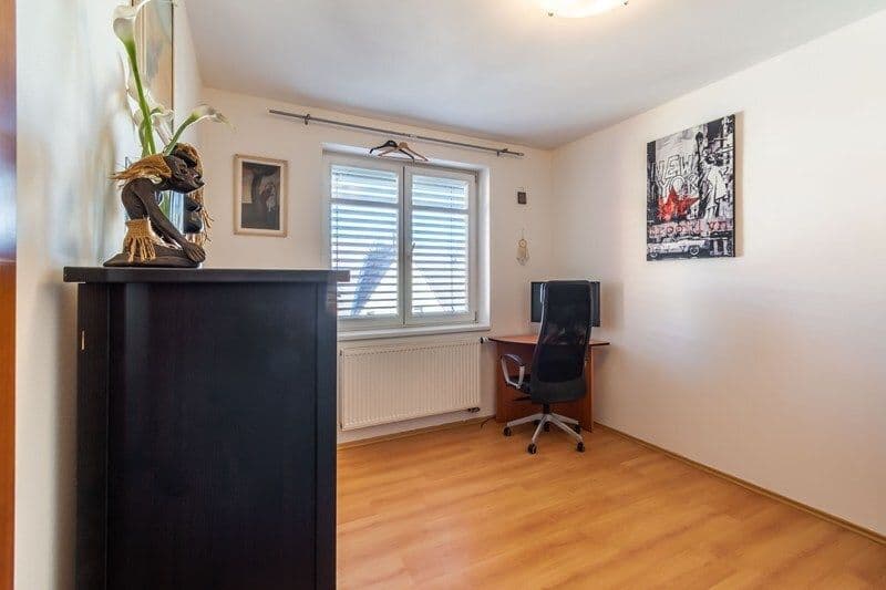 Prenájom bytu 3-izbový 76 m², Benická, Praha, Praha Prenájom bytu 3-izbový 76 m², Benická, Praha, Praha