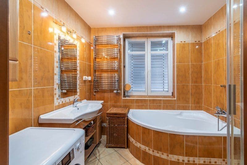 Prenájom bytu 3-izbový 76 m², Benická, Praha, Praha Prenájom bytu 3-izbový 76 m², Benická, Praha, Praha