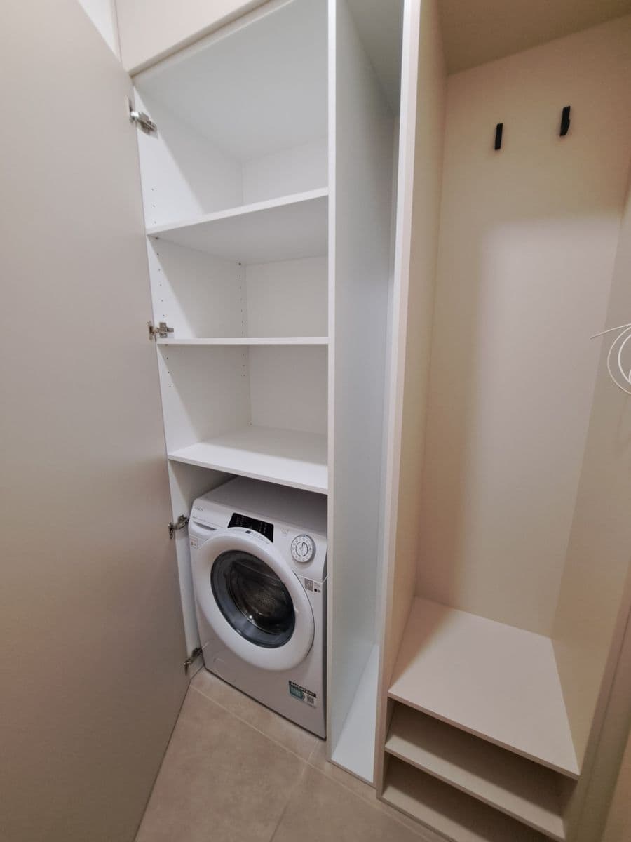 Prenájom bytu 1-izbový 28 m², Vinohradská, Praha, Praha Prenájom bytu 1-izbový 28 m², Vinohradská, Praha, Praha
