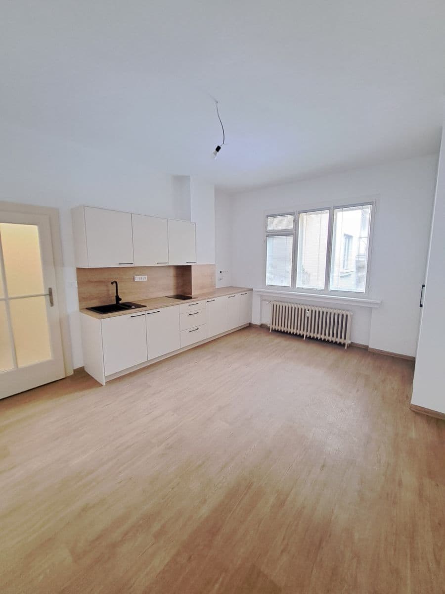 Prenájom bytu 1-izbový 28 m², Vinohradská, Praha, Praha Prenájom bytu 1-izbový 28 m², Vinohradská, Praha, Praha
