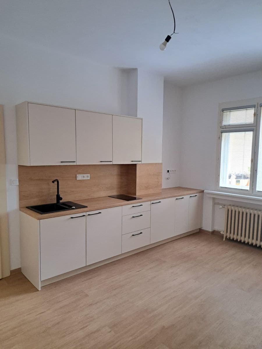 Prenájom bytu 1-izbový 28 m², Vinohradská, Praha, Praha Prenájom bytu 1-izbový 28 m², Vinohradská, Praha, Praha