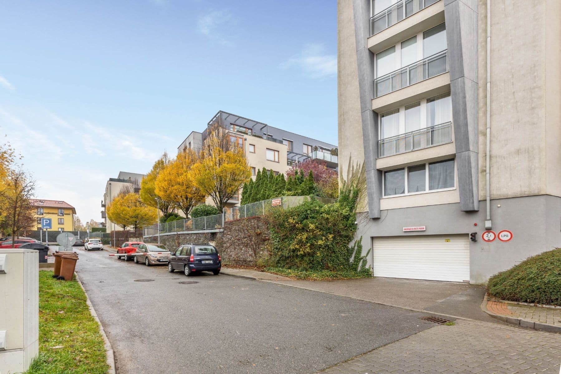 Prenájom bytu 3-izbový 71 m², Anny Rybníčkové, Praha, Praha Prenájom bytu 3-izbový 71 m², Anny Rybníčkové, Praha, Praha