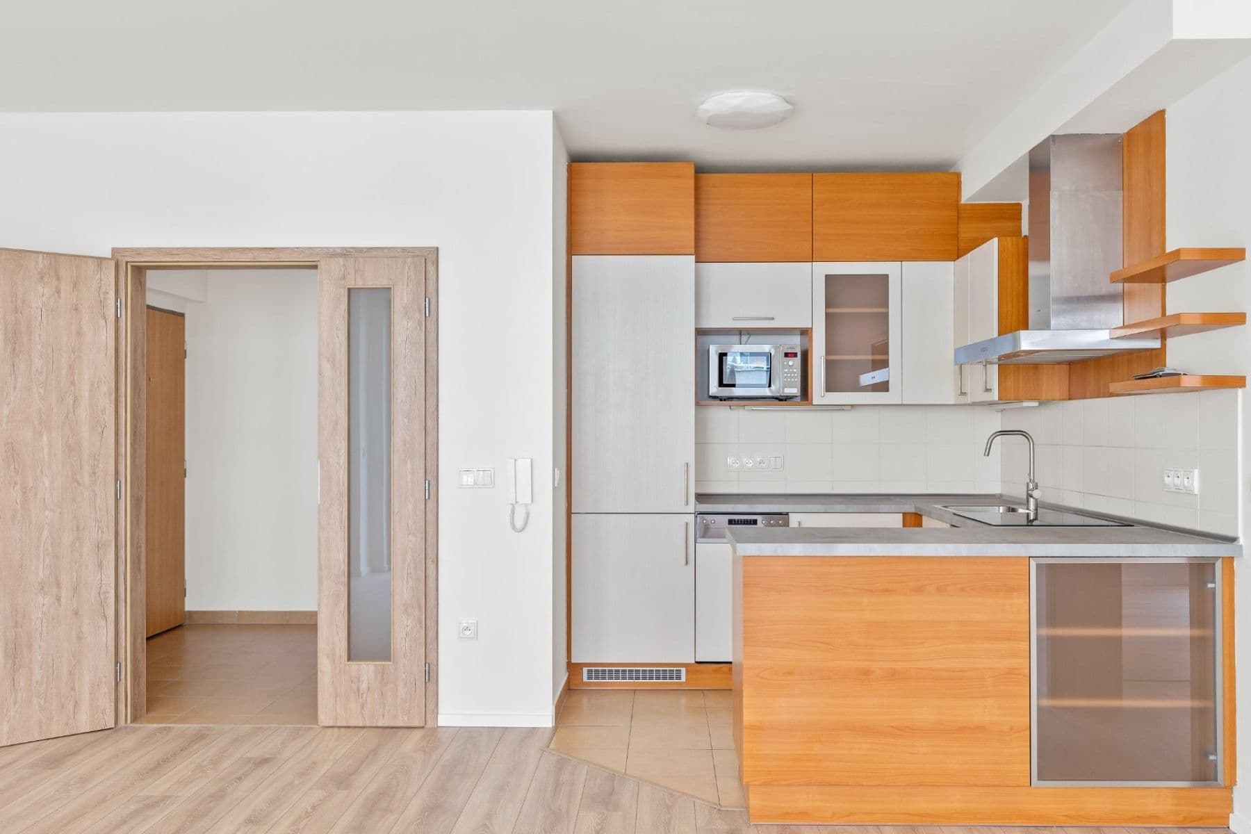 Prenájom bytu 3-izbový 71 m², Anny Rybníčkové, Praha, Praha Prenájom bytu 3-izbový 71 m², Anny Rybníčkové, Praha, Praha