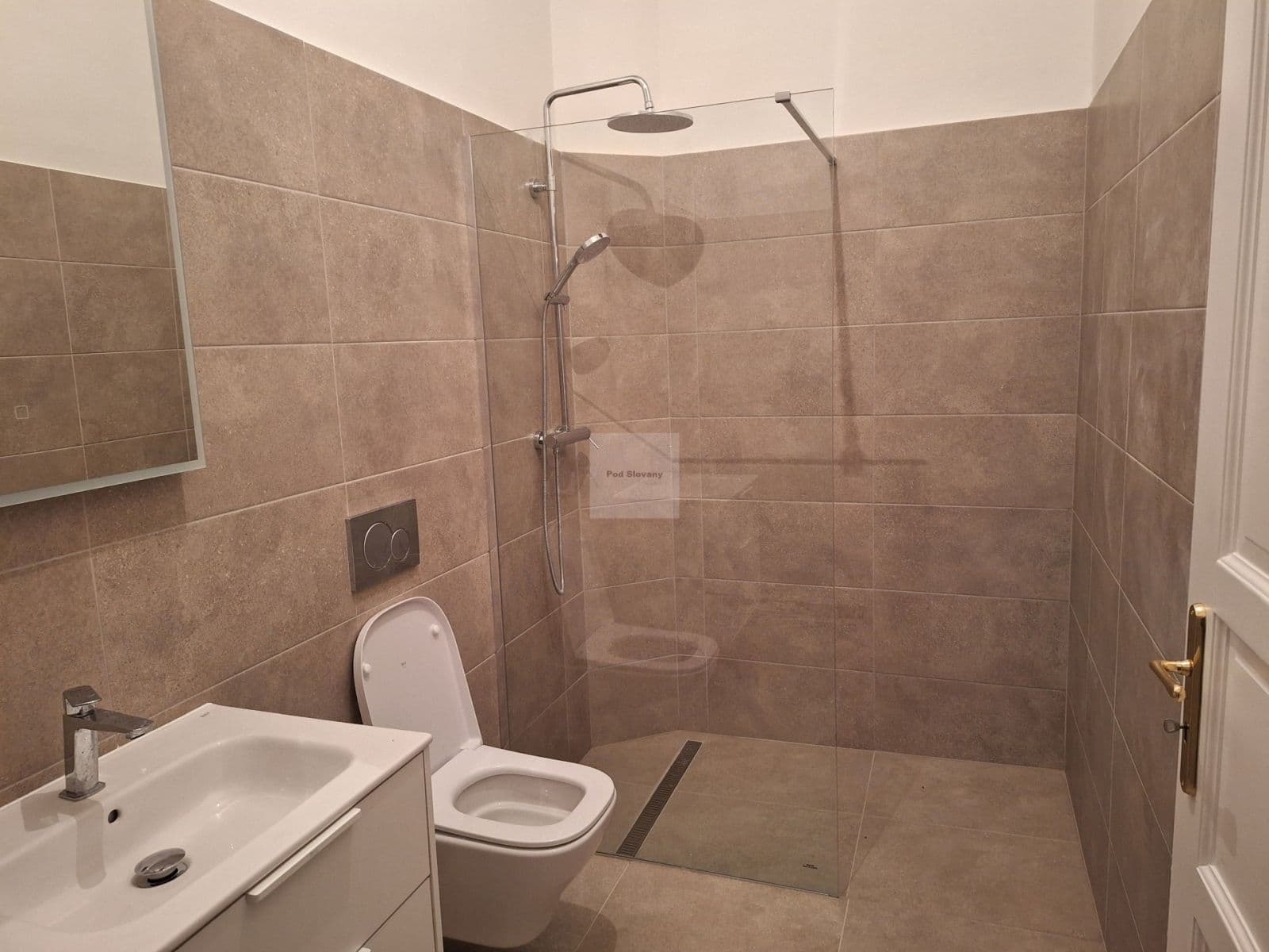 Prenájom bytu 2-izbový 67 m², Pod Slovany, Praha, Praha Prenájom bytu 2-izbový 67 m², Pod Slovany, Praha, Praha