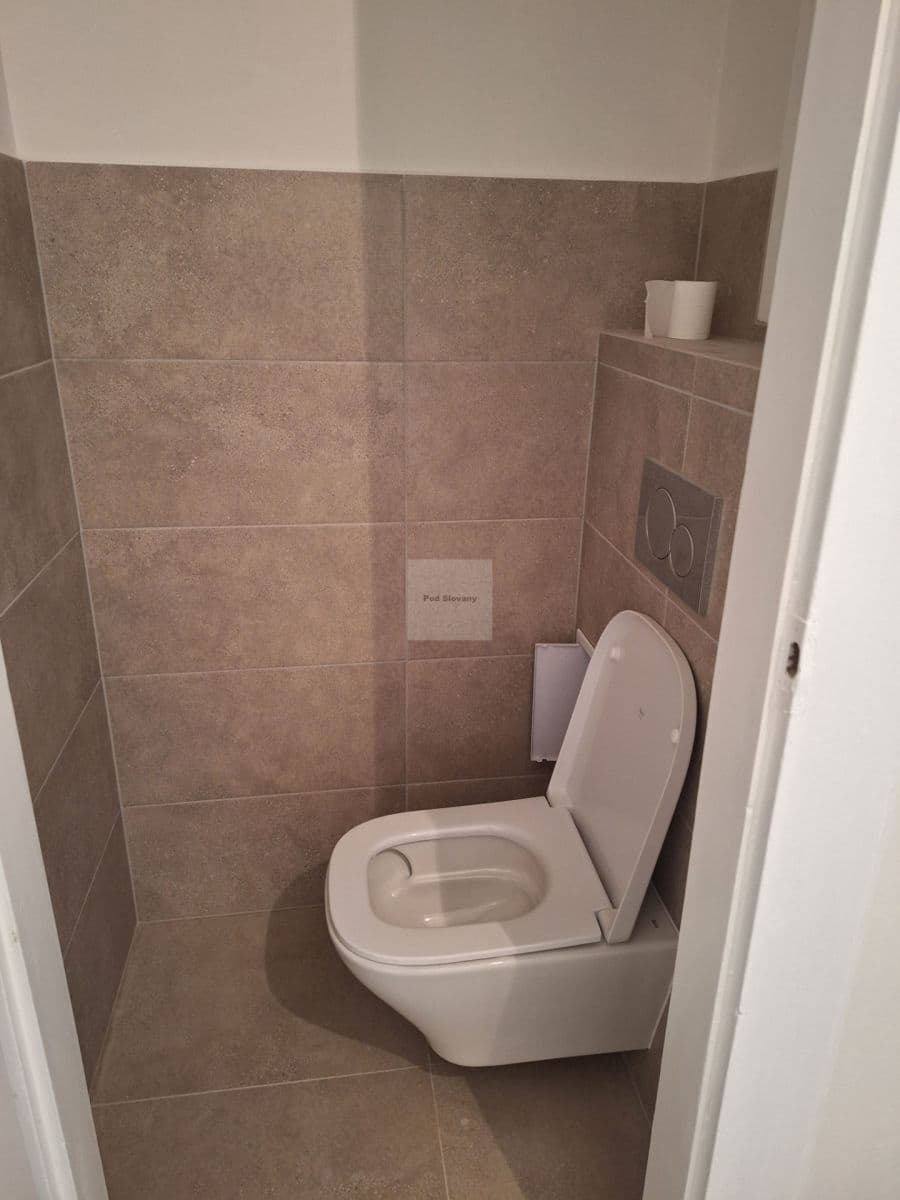 Prenájom bytu 2-izbový 67 m², Pod Slovany, Praha, Praha Prenájom bytu 2-izbový 67 m², Pod Slovany, Praha, Praha