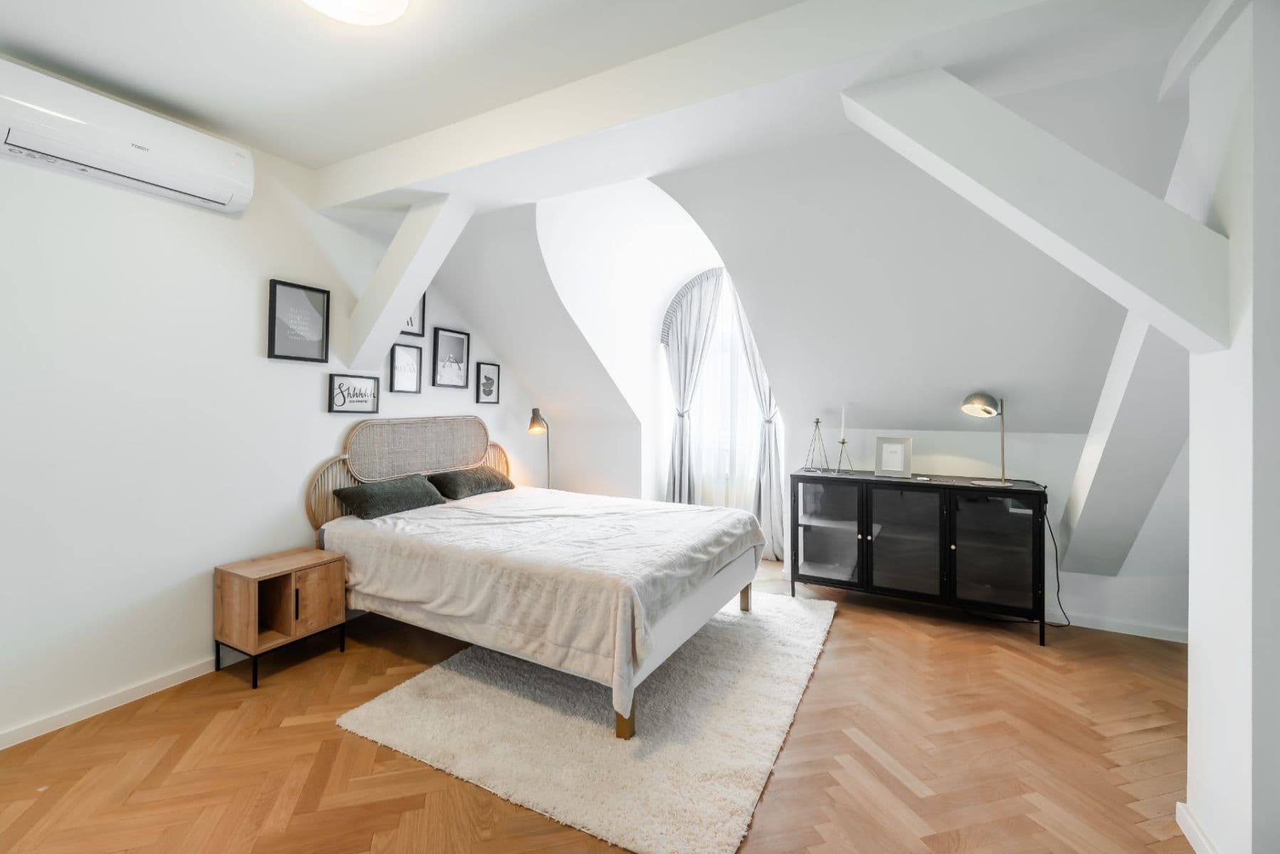 Predaj bytu 2-izbový 48 m², náměstí Bratří Synků, Praha, Praha Predaj bytu 2-izbový 48 m², náměstí Bratří Synků, Praha, Praha