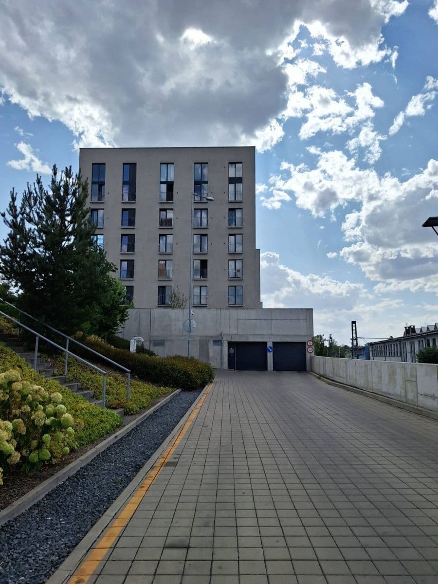 Prenájom garáže 12 m², Praha, Praha Prenájom garáže 12 m², Praha, Praha