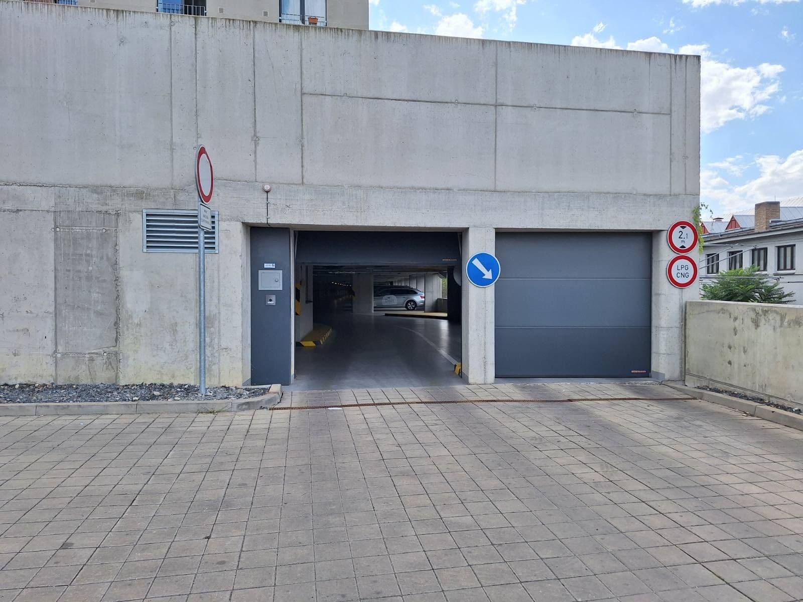 Prenájom garáže 12 m², Praha, Praha Prenájom garáže 12 m², Praha, Praha