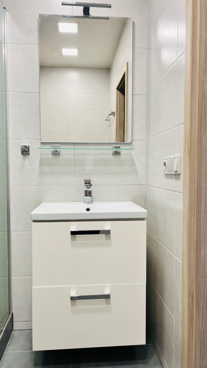 Prenájom bytu 1-izbový 31 m², Voskovcova, Praha, Praha Prenájom bytu 1-izbový 31 m², Voskovcova, Praha, Praha