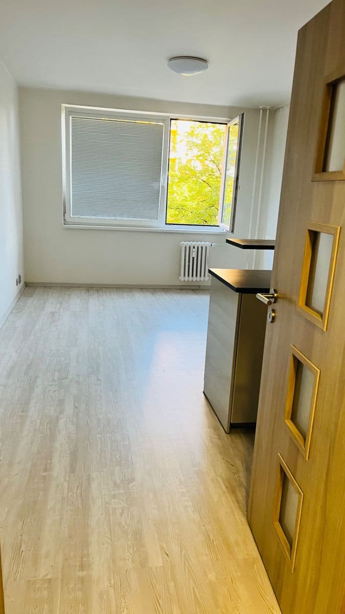 Prenájom bytu 1-izbový 31 m², Voskovcova, Praha, Praha Prenájom bytu 1-izbový 31 m², Voskovcova, Praha, Praha