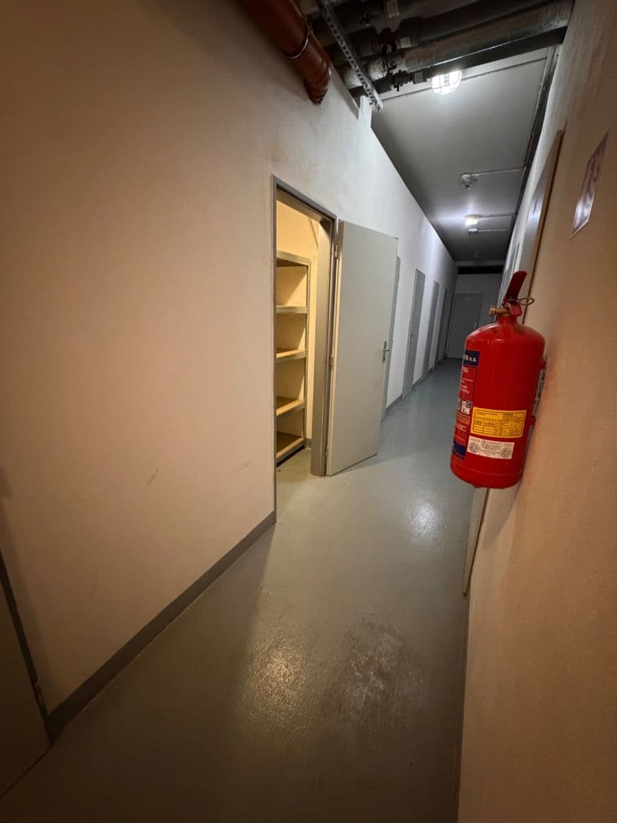 Prenájom bytu 1-izbový 40 m², Hornoměcholupská, Praha, Praha Prenájom bytu 1-izbový 40 m², Hornoměcholupská, Praha, Praha