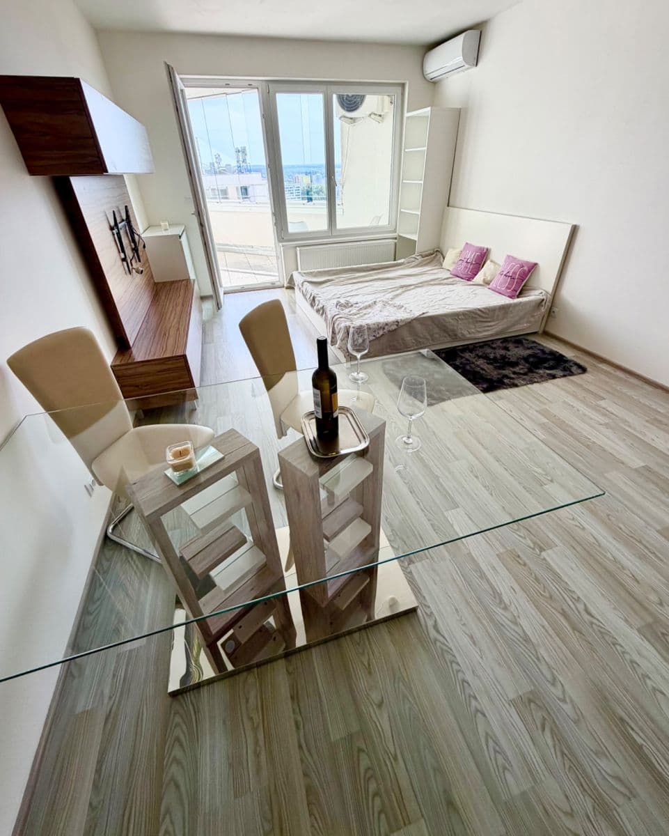 Prenájom bytu 1-izbový 40 m², Hornoměcholupská, Praha, Praha Prenájom bytu 1-izbový 40 m², Hornoměcholupská, Praha, Praha