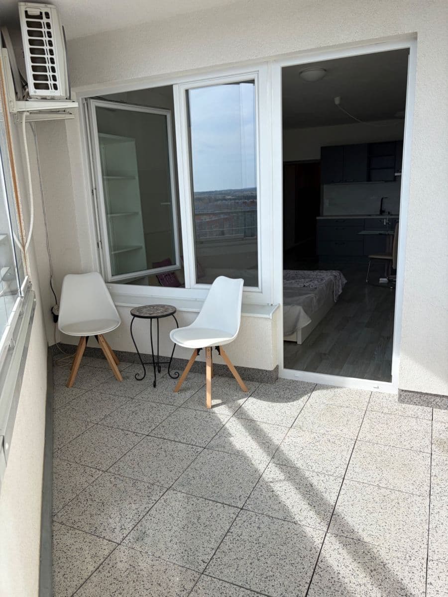 Prenájom bytu 1-izbový 40 m², Hornoměcholupská, Praha, Praha Prenájom bytu 1-izbový 40 m², Hornoměcholupská, Praha, Praha