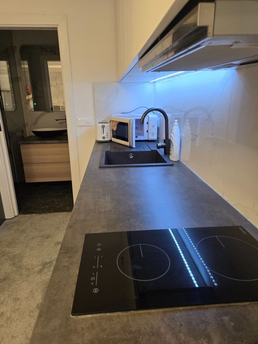 Predaj nebytového priestoru 26 m², Roháčova, Praha, Praha Predaj nebytového priestoru 26 m², Roháčova, Praha, Praha
