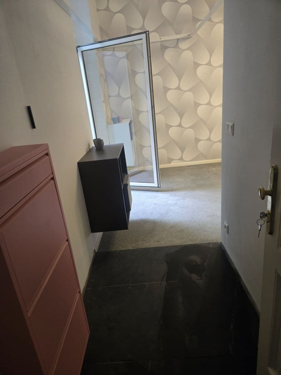 Predaj nebytového priestoru 26 m², Roháčova, Praha, Praha Predaj nebytového priestoru 26 m², Roháčova, Praha, Praha