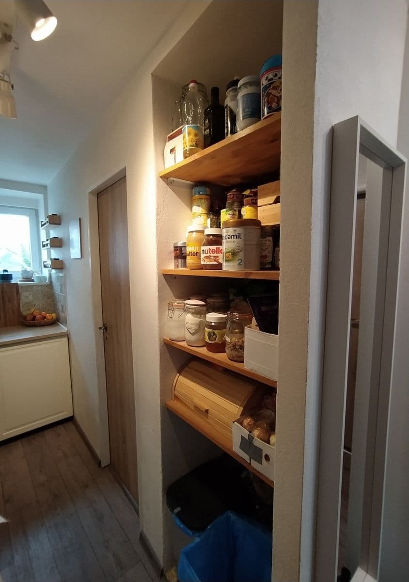 Predaj bytu 3-izbový 56 m², Jana Žižky, Jince, Středočeský kraj Predaj bytu 3-izbový 56 m², Jana Žižky, Jince, Středočeský kraj