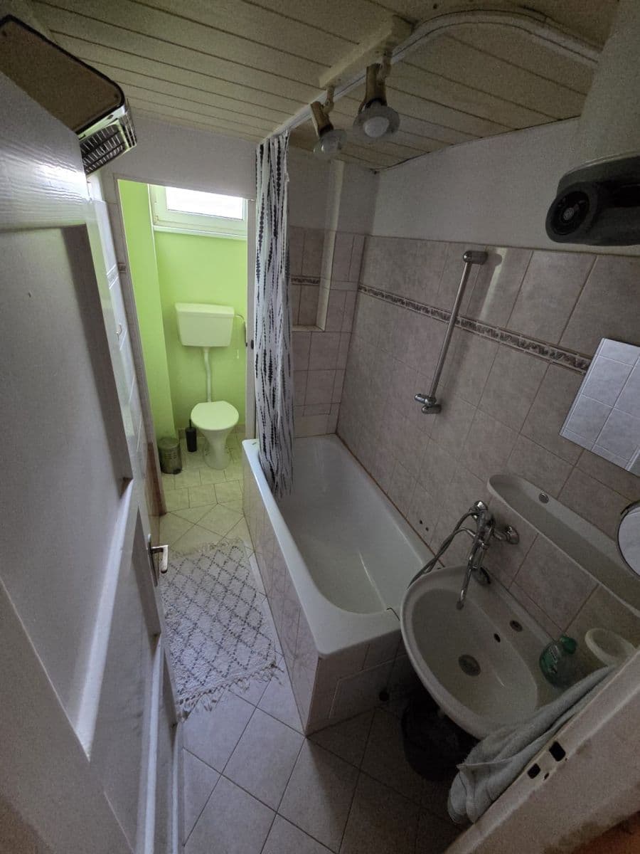 Prenájom bytu 1-izbový 30 m², Bystřická, Praha, Praha Prenájom bytu 1-izbový 30 m², Bystřická, Praha, Praha