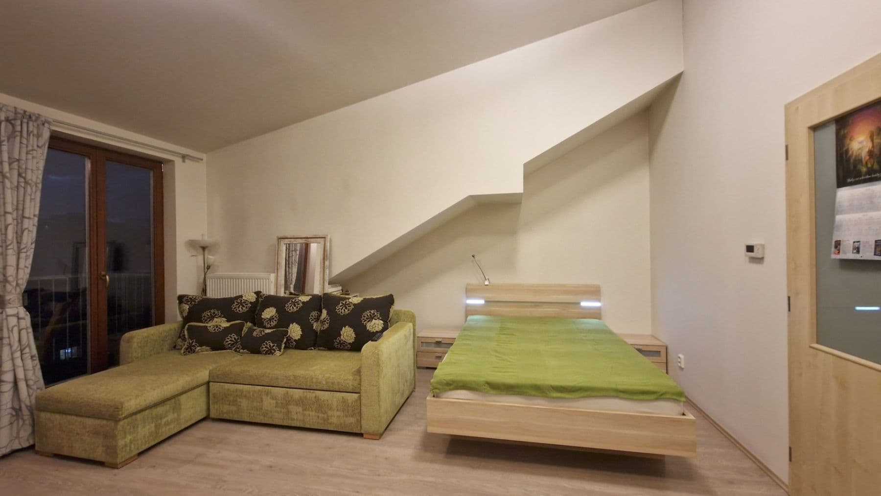 Prenájom bytu 1-izbový 45 m², Kloboučnická, Praha, Praha Prenájom bytu 1-izbový 45 m², Kloboučnická, Praha, Praha