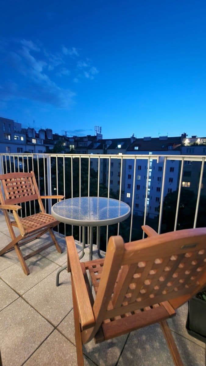 Prenájom bytu 1-izbový 45 m², Kloboučnická, Praha, Praha Prenájom bytu 1-izbový 45 m², Kloboučnická, Praha, Praha