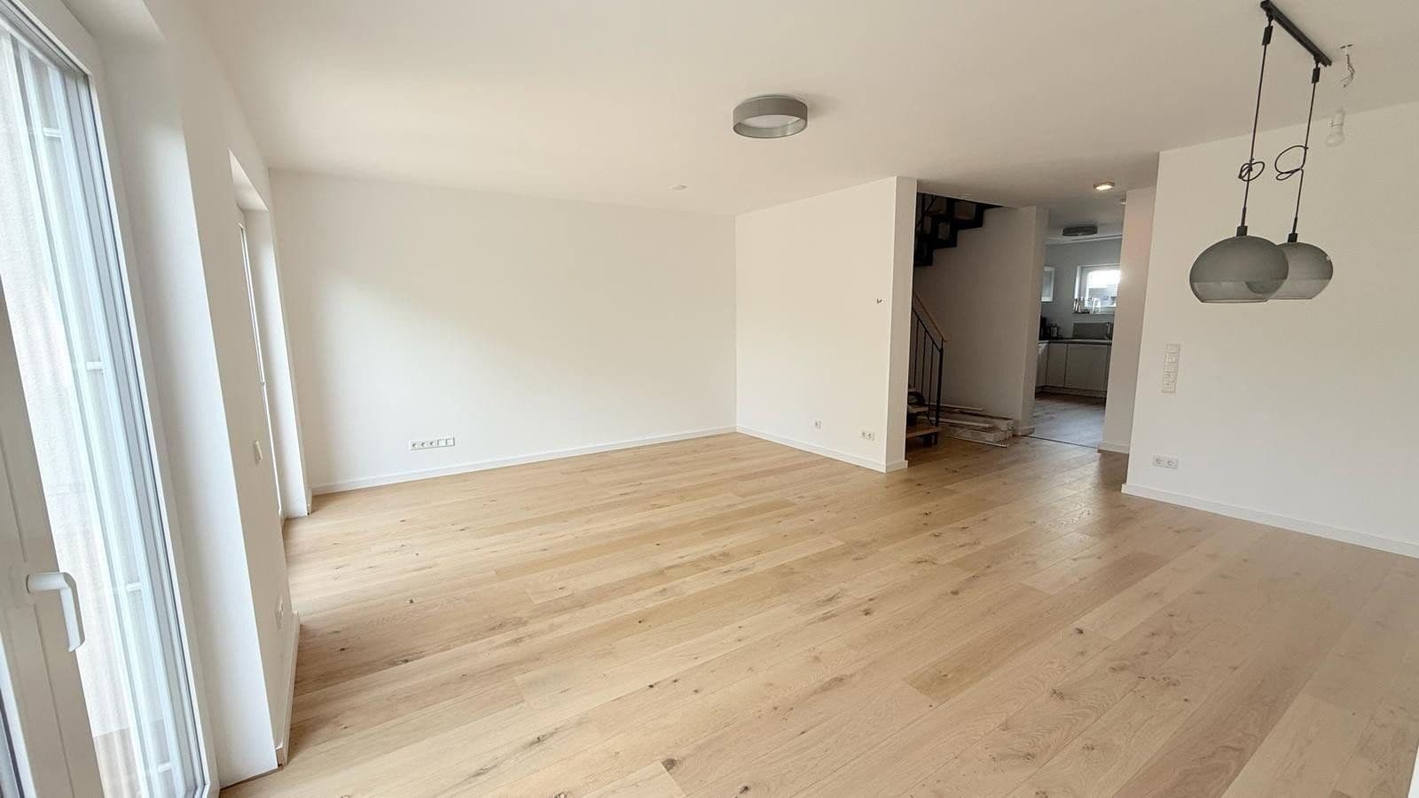 Prenájom domu 120 m², pozemok 250 m², Friedberg (Hessen), Hesensko Prenájom domu 120 m², pozemok 250 m², Friedberg (Hessen), Hesensko