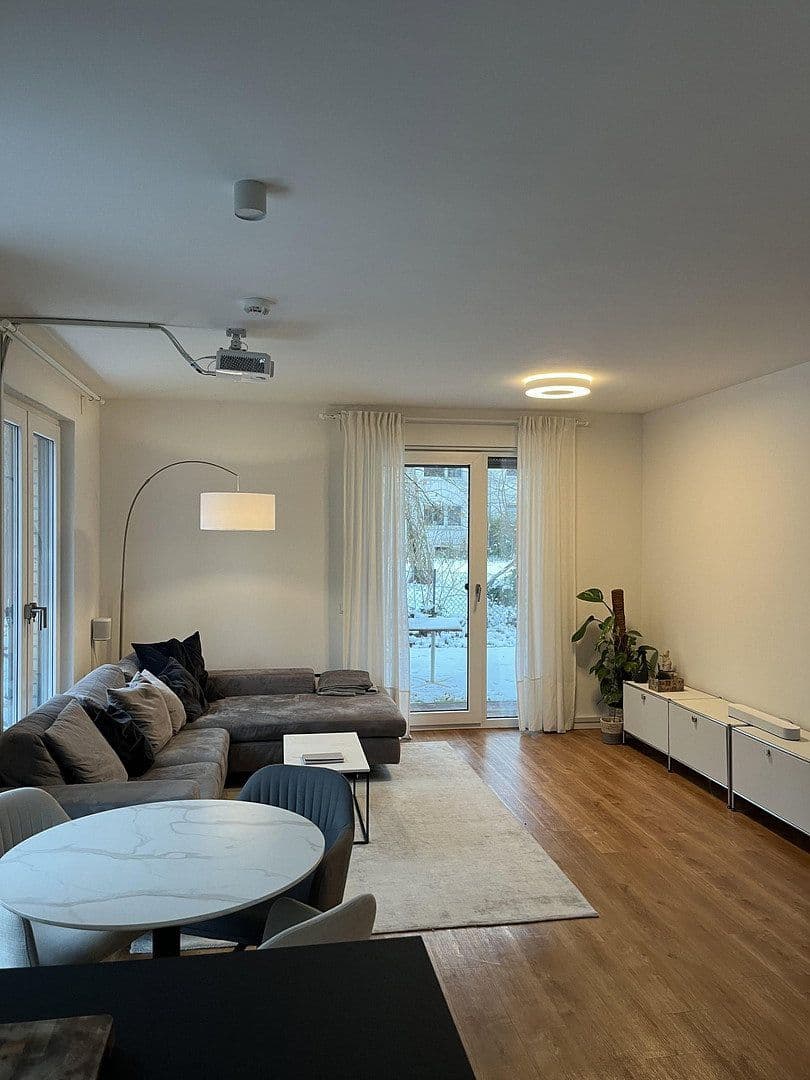 Prenájom bytu 3-izbový 86 m², Uhlenhorster Weg 29A, Hamburg, Hamburg Prenájom bytu 3-izbový 86 m², Uhlenhorster Weg 29A, Hamburg, Hamburg